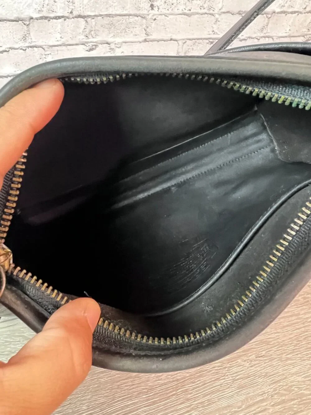 Vintage Coach Austin 9909 black leather Crossbody bag Style